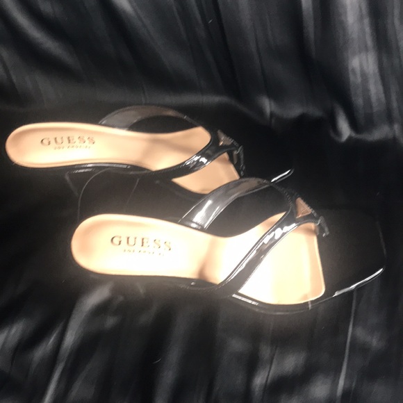 GUESS | Women's Amzie Dress Sandals - Picture 2 of 4